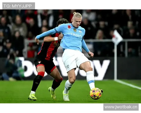 英超第12轮赛事回顾利物浦曼城双双遭遇失利引发热议